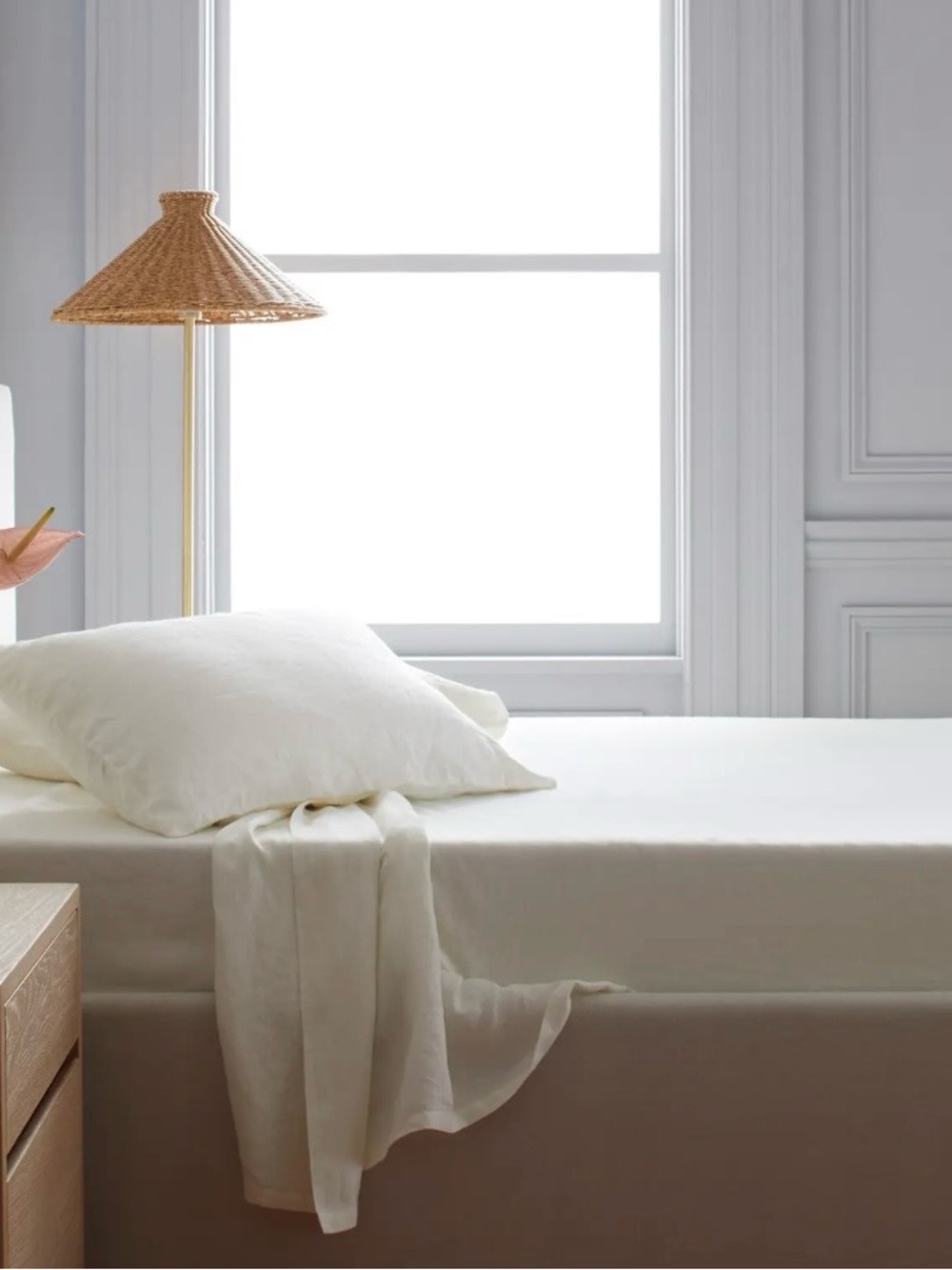 NWOT Quince European Linen 4 Piece Sheet Set, Queen (Ivory)